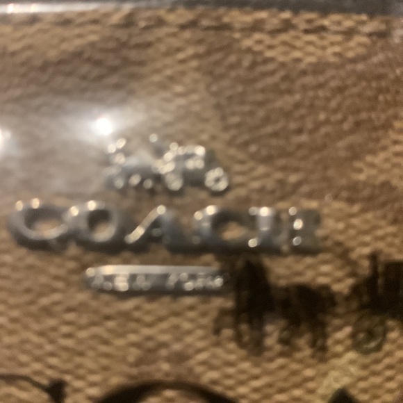 Coach x peanuts  ( snoopy) zip around wallet limited edition new / tags sold out - Picture 11 of 11